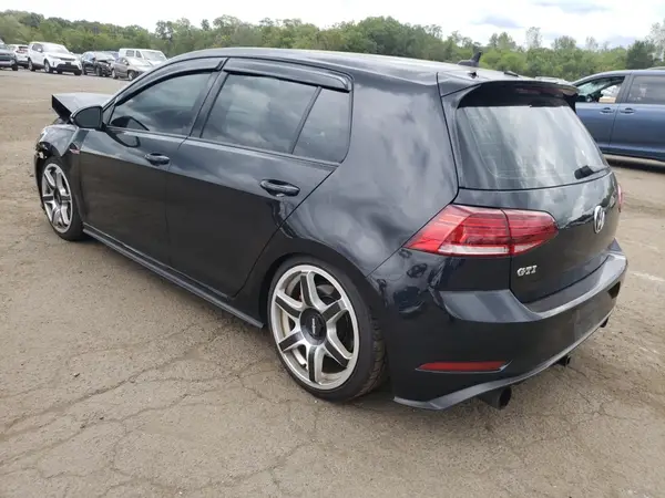 3VW547AU4JM284877 2018 VOLKSWAGEN GTI - Image 2