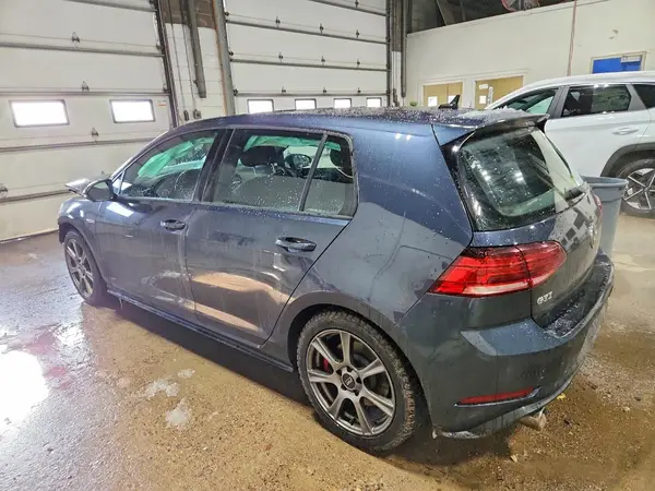 3VW547AU4JM289576 2018 VOLKSWAGEN GTI - Image 2