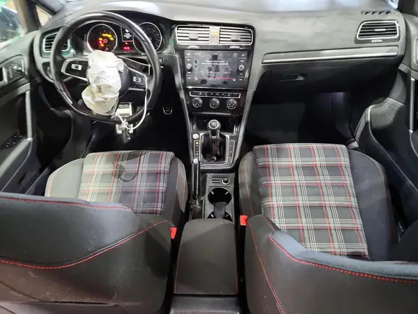 3VW547AU4JM289576 2018 VOLKSWAGEN GTI - Image 8