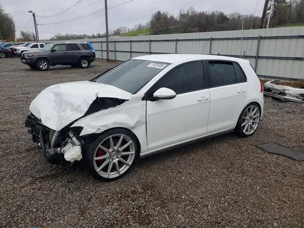 3VW547AU4JM292462 2018 VOLKSWAGEN GTI - Image 1
