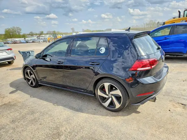 3VW547AU4JM297435 2018 VOLKSWAGEN GTI - Image 2