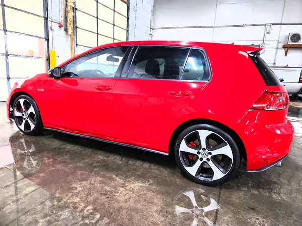 3VW547AU5GM021564 2016 VOLKSWAGEN GTI - Image 2