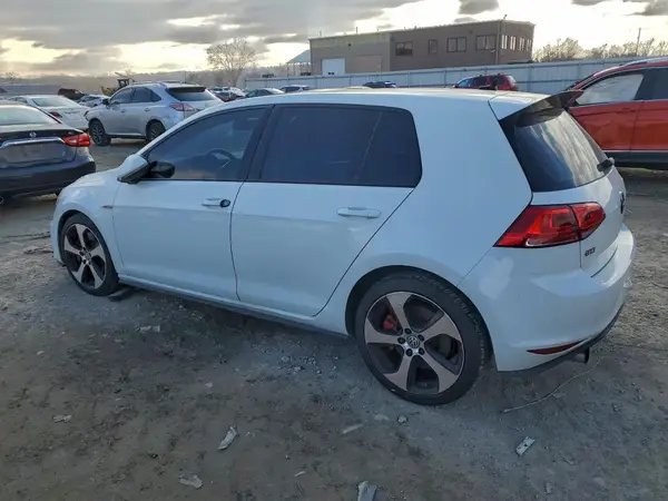 3VW547AU5GM058713 2016 VOLKSWAGEN GTI - Image 2