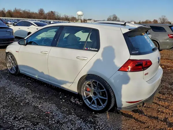 3VW547AU5HM007634 2017 VOLKSWAGEN GTI - Image 2