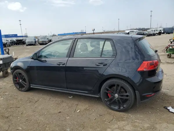 3VW547AU5HM065307 2017 VOLKSWAGEN GTI - Image 2