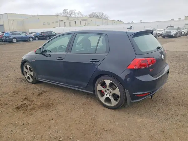 3VW547AU5HM073746 2017 VOLKSWAGEN GTI - Image 2