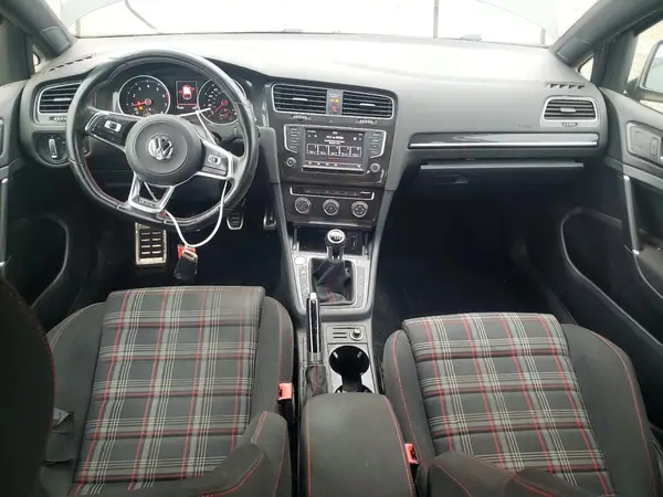 3VW547AU5HM073746 2017 VOLKSWAGEN GTI - Image 8