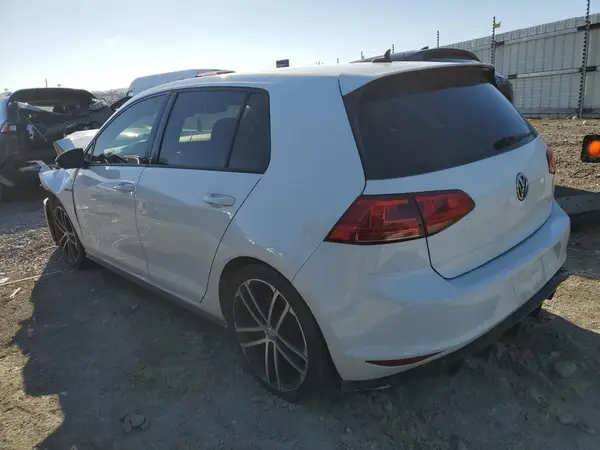 3VW547AU6HM050556 2017 VOLKSWAGEN GTI - Image 2