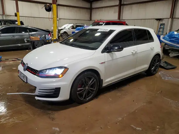 3VW547AU6HM061590 2017 VOLKSWAGEN GTI - Image 1