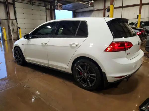 3VW547AU6HM061590 2017 VOLKSWAGEN GTI - Image 2