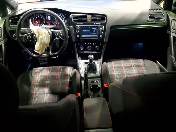 3VW547AU6HM061590 2017 VOLKSWAGEN GTI - Image 8