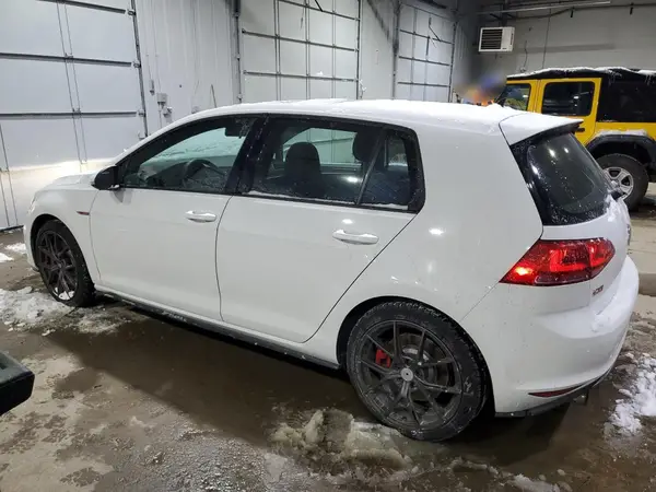 3VW547AU6HM068264 2017 VOLKSWAGEN GTI - Image 2