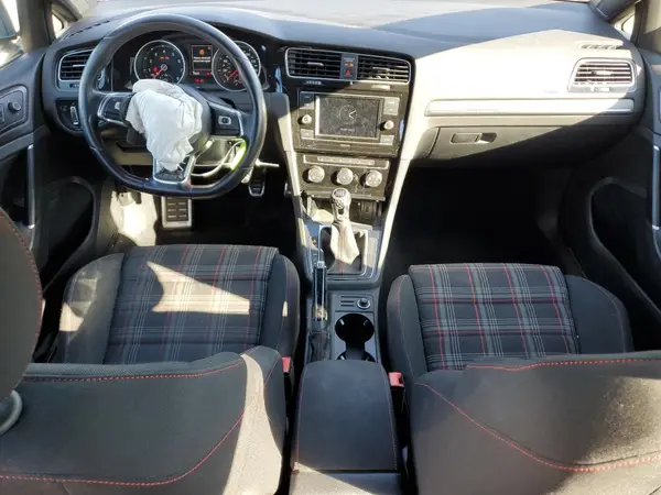 3VW547AU6JM252139 2018 VOLKSWAGEN GTI - Image 8