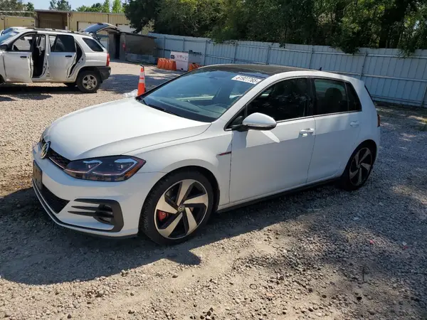 3VW547AU6JM256238 2018 VOLKSWAGEN GTI - Image 1
