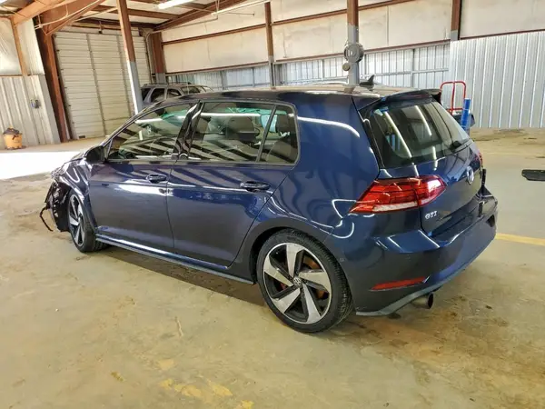 3VW547AU6JM262153 2018 VOLKSWAGEN GTI - Image 2