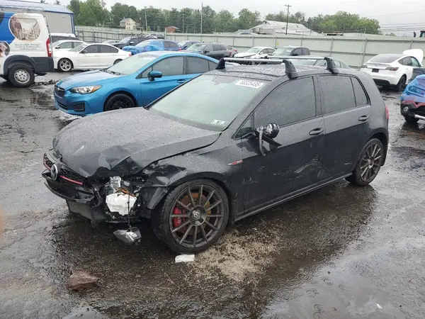 3VW547AU8HM012262 2017 VOLKSWAGEN GTI - Image 1