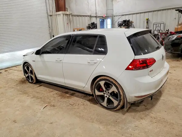 3VW547AU8HM021964 2017 VOLKSWAGEN GTI - Image 2