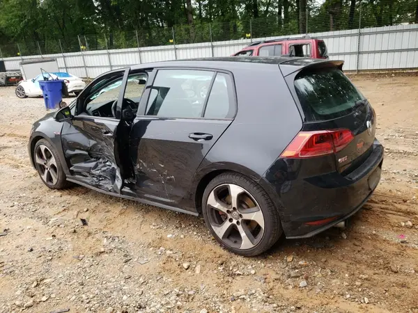 3VW547AU8HM033533 2017 VOLKSWAGEN GTI - Image 2