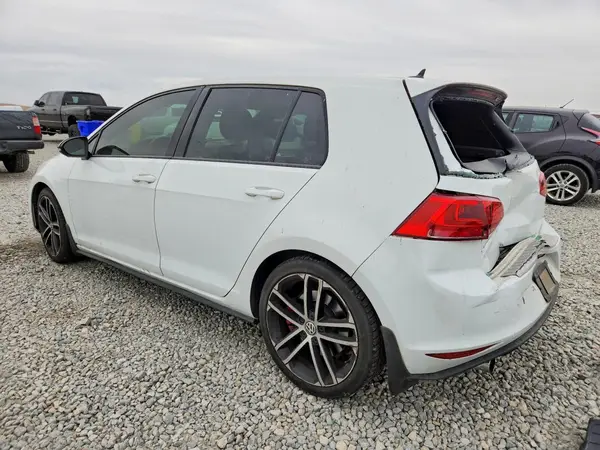 3VW547AU8HM040532 2017 VOLKSWAGEN GTI - Image 2
