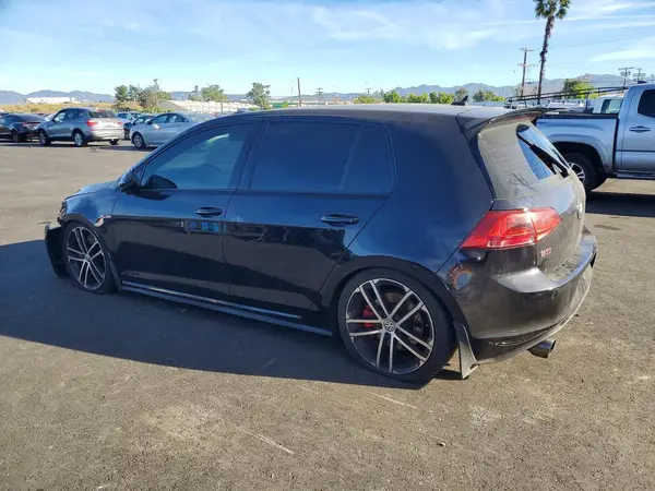 3VW547AU8HM043785 2017 VOLKSWAGEN GTI - Image 2