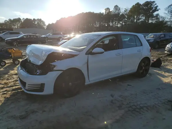 3VW547AU8HM047044 2017 VOLKSWAGEN GTI - Image 1