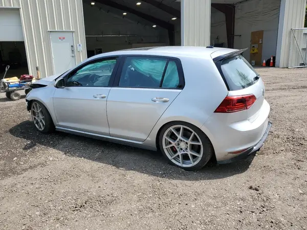 3VW547AU8HM066399 2017 VOLKSWAGEN GTI - Image 2