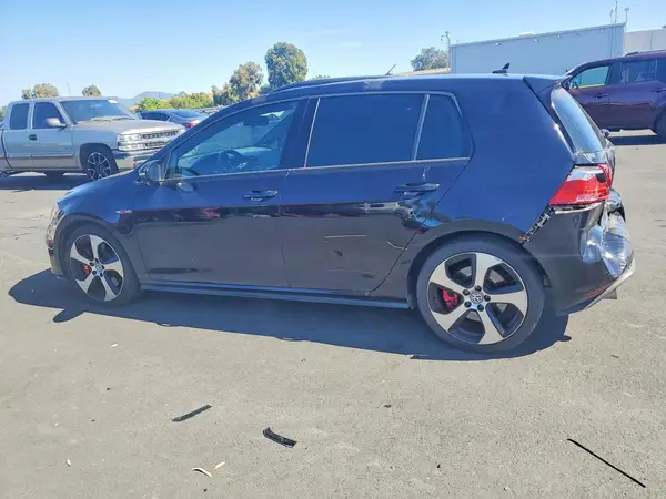 3VW547AU9GM058116 2016 VOLKSWAGEN GTI - Image 2