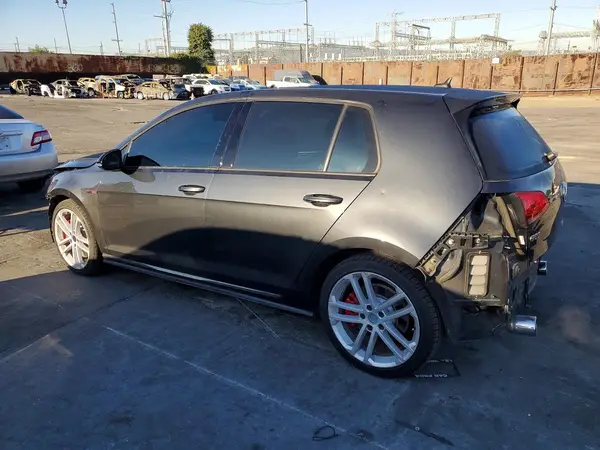 3VW547AU9HM043343 2017 VOLKSWAGEN GTI - Image 2