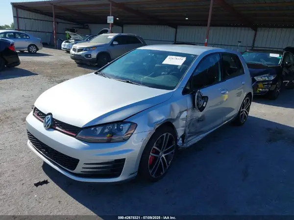 3VW547AU9HM048106 2017 VOLKSWAGEN GTI - Image 2
