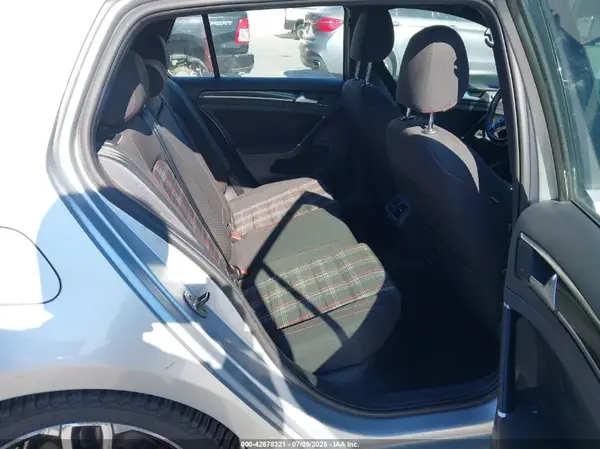 3VW547AU9HM048106 2017 VOLKSWAGEN GTI - Image 8