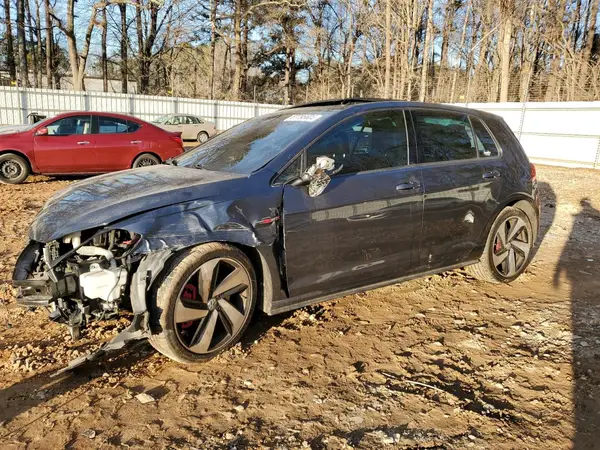 3VW547AU9JM251065 2018 VOLKSWAGEN GTI - Image 1