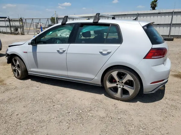 3VW547AU9JM279450 2018 VOLKSWAGEN GTI - Image 2