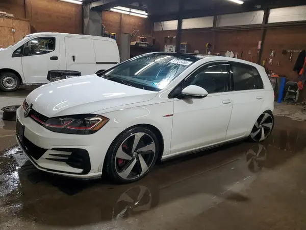 3VW547AU9JM290951 2018 VOLKSWAGEN GTI - Image 1