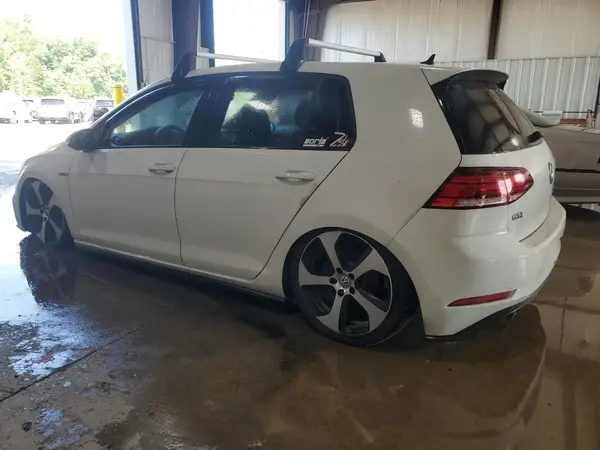3VW547AU9JM290982 2018 VOLKSWAGEN GTI - Image 2
