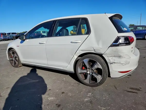 3VW547AUXGM049733 2016 VOLKSWAGEN GTI - Image 2