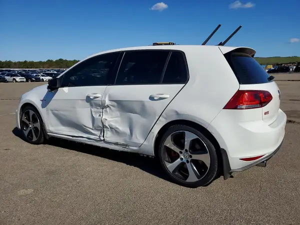 3VW547AUXGM055001 2016 VOLKSWAGEN GTI - Image 2