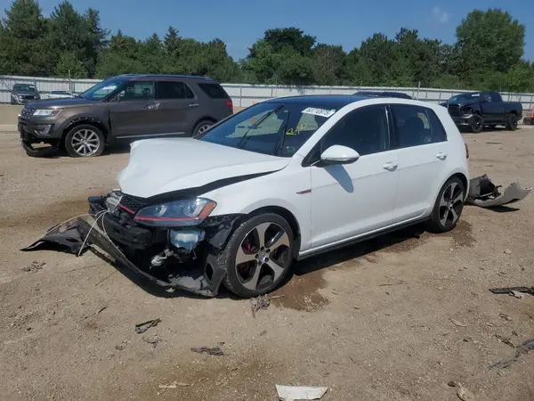 3VW547AUXGM067052 2016 VOLKSWAGEN GTI - Image 1