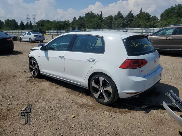 3VW547AUXGM067052 2016 VOLKSWAGEN GTI - Image 2