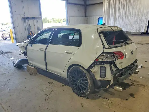 3VW547AUXJM250927 2018 VOLKSWAGEN GTI - Image 2