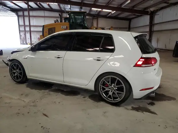 3VW547AUXJM252497 2018 VOLKSWAGEN GTI - Image 2