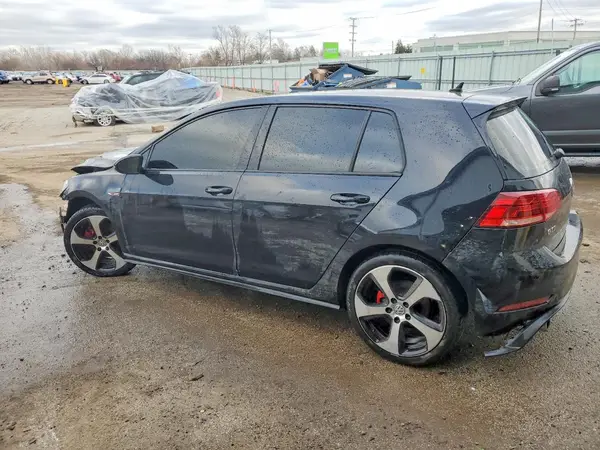 3VW547AUXJM253696 2018 VOLKSWAGEN GTI - Image 2