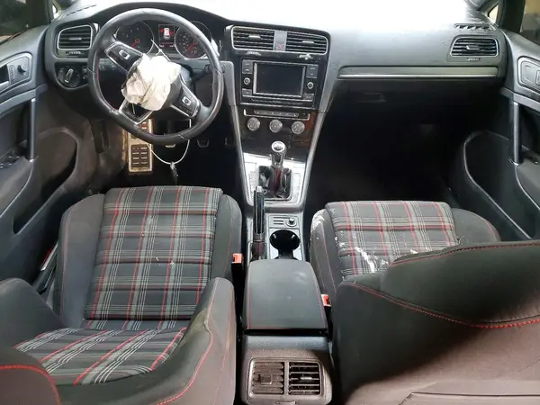 3VW547AUXJM253696 2018 VOLKSWAGEN GTI - Image 8