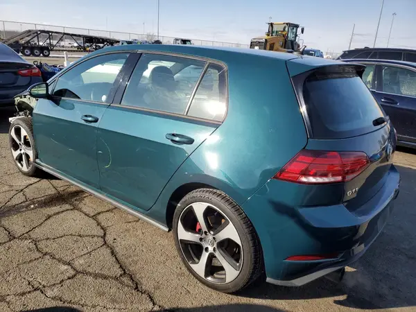 3VW547AUXJM255089 2018 VOLKSWAGEN GTI - Image 2