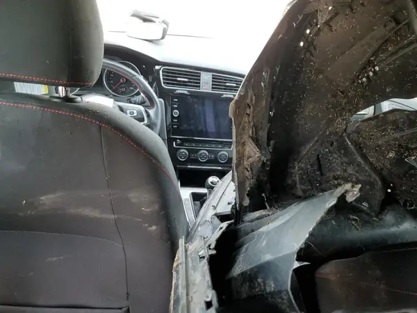 3VW547AUXJM282938 2018 VOLKSWAGEN GTI - Image 8