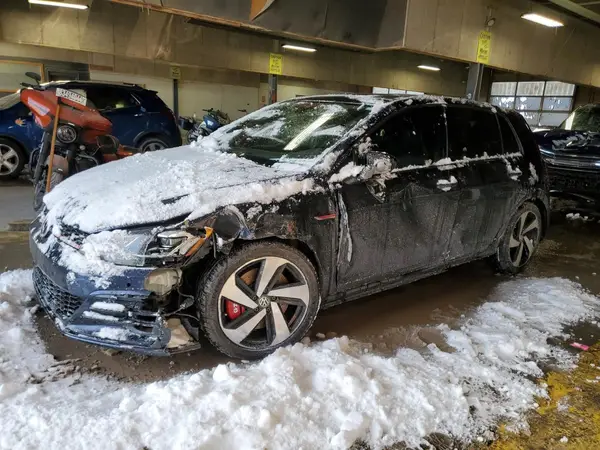 3VW547AUXJM285869 2018 VOLKSWAGEN GTI - Image 1