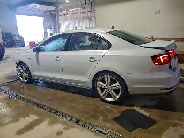 3VW5T7AJ1HM313013 2017 VOLKSWAGEN JETTA - Image 2