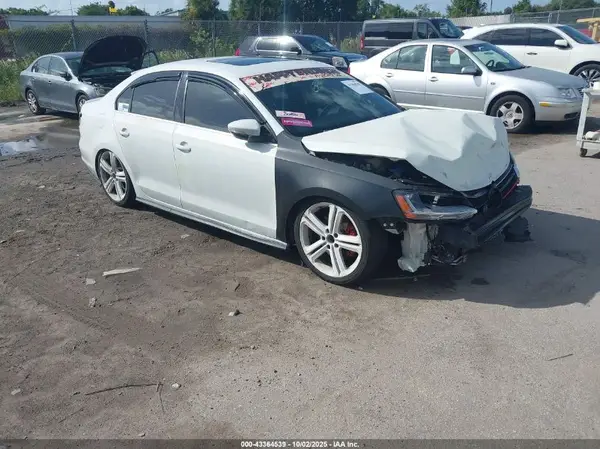 3VW5T7AJ2HM321170 2017 VOLKSWAGEN JETTA - Image 1