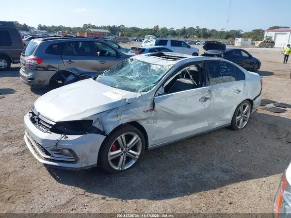 3VW5T7AJ2HM340012 2017 VOLKSWAGEN JETTA - Image 2