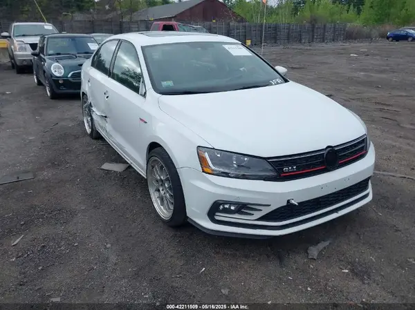 3VW5T7AJ2HM349549 2017 VOLKSWAGEN JETTA - Image 1