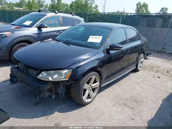 3VW5T7AJ3HM365274 2017 VOLKSWAGEN JETTA - Image 2